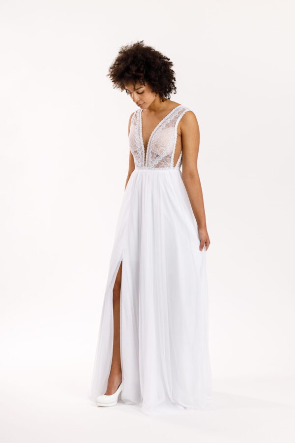 Suknia ślubna SALSA w stylu boho z rozporkiem szyta na miarę